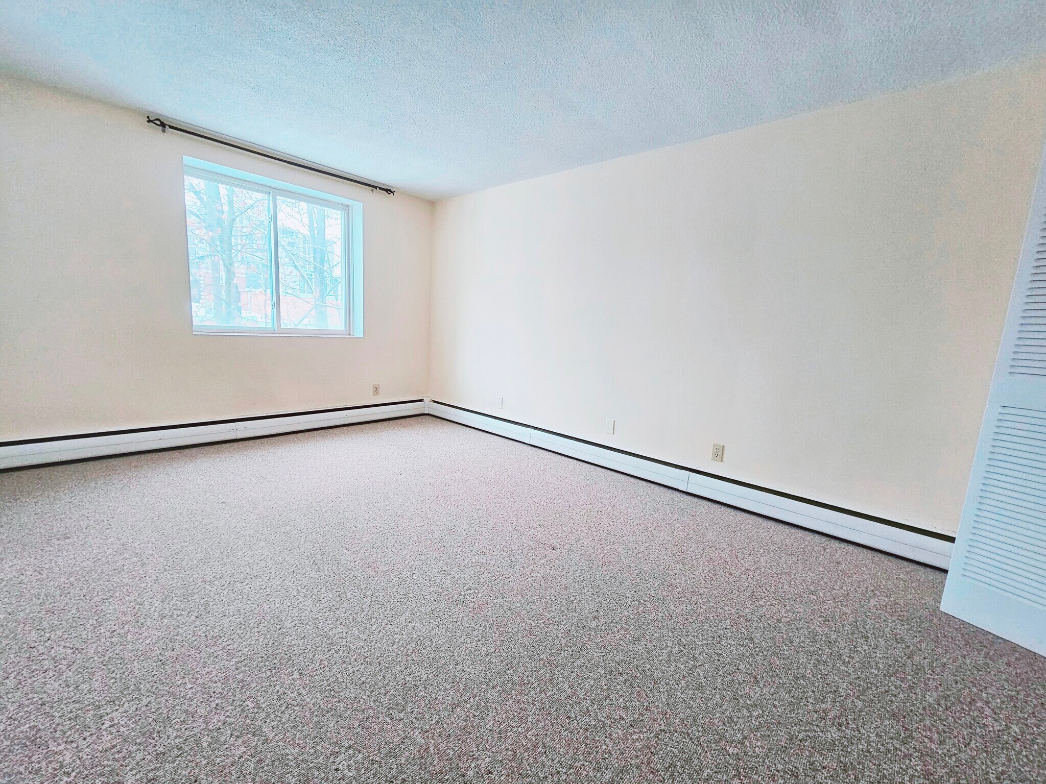 Building Photo - 50 Green St