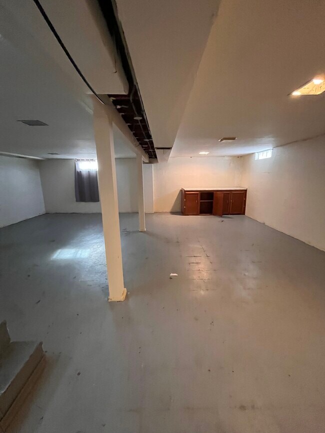 Building Photo - 3621 N Pine St