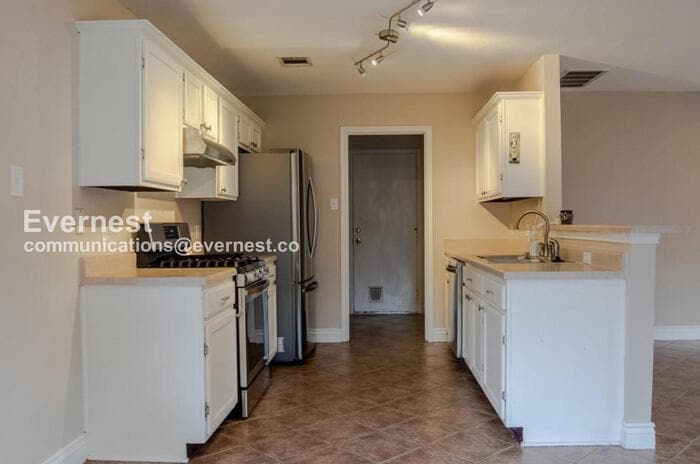 Building Photo - 15532 Miss Adrienne's Path