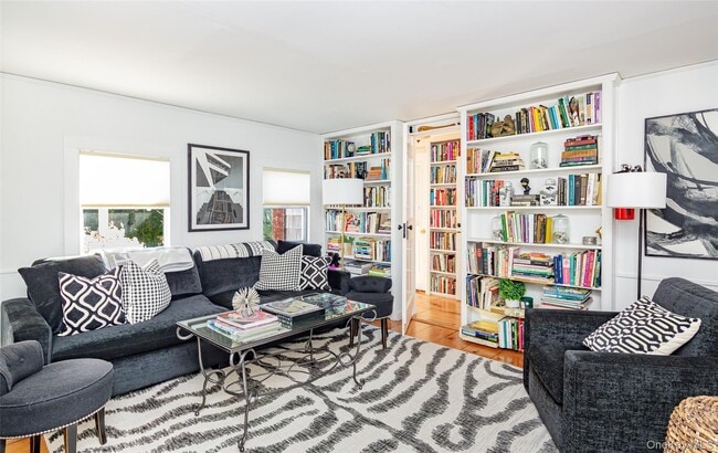 Building Photo - 78 Mecox Road