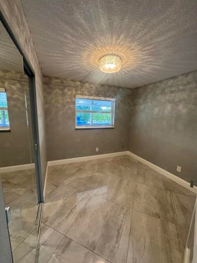 Building Photo - 2591 Rosehaven Rd