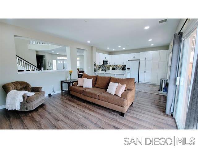 Building Photo - 2476 Fallbrook Pl