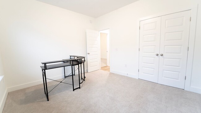 Building Photo - Stunning Like-New 4-Bedroom Home Just Minutes from Fort Stewart