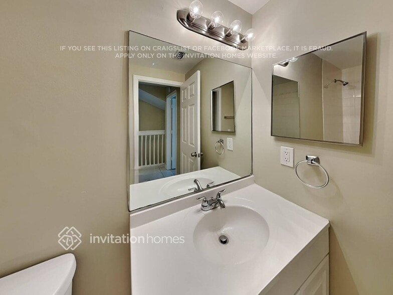 Building Photo - 741 SW 148th Ave