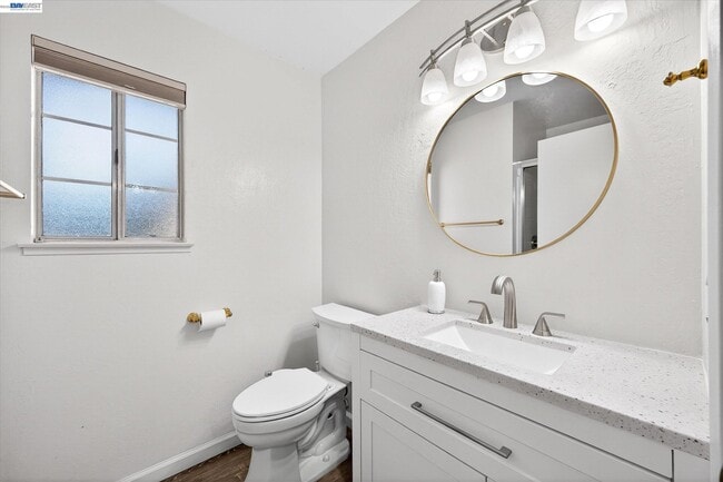 Building Photo - 2032 Newport Dr