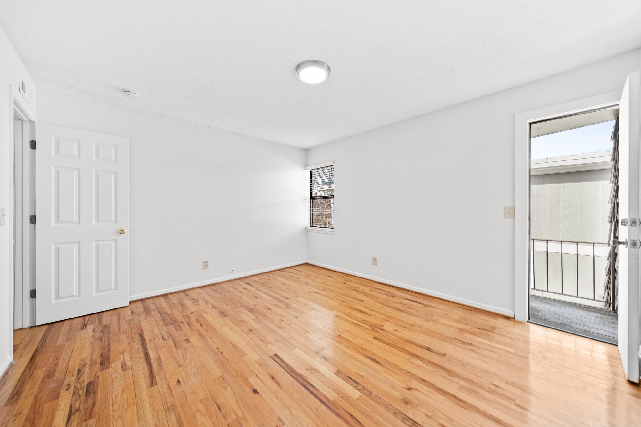 Building Photo - 4012 Oak St