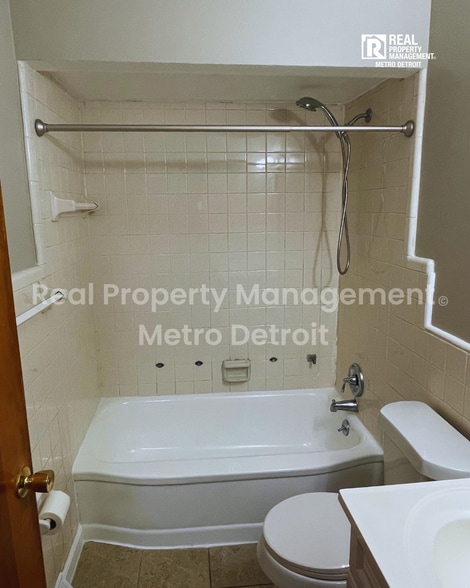 Building Photo - 2023 Ardmore Dr