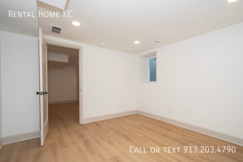 Building Photo - 5620 Rosehill Rd