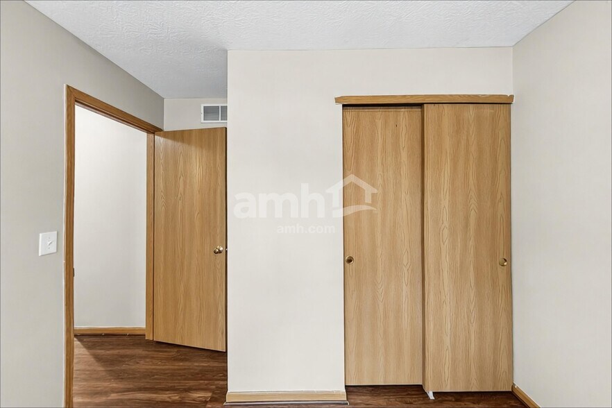 Building Photo - 1833 Kathiwade Dr