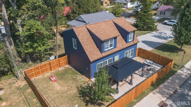 Primary Photo - 1122 S Fess Ave