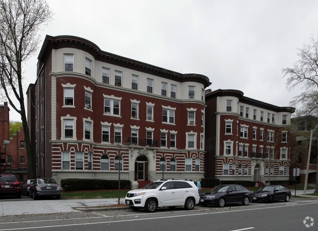 Building Photo - 1589-1595 Beacon St
