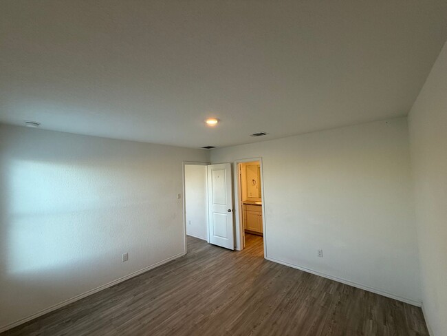 Building Photo - 3Bd 2Ba in Voss Farms Community, NBTX
