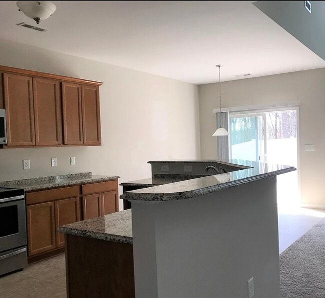 Building Photo - 2405 Bearded Iris Ln