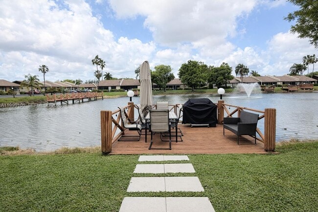 Building Photo - 769 Banks Rd