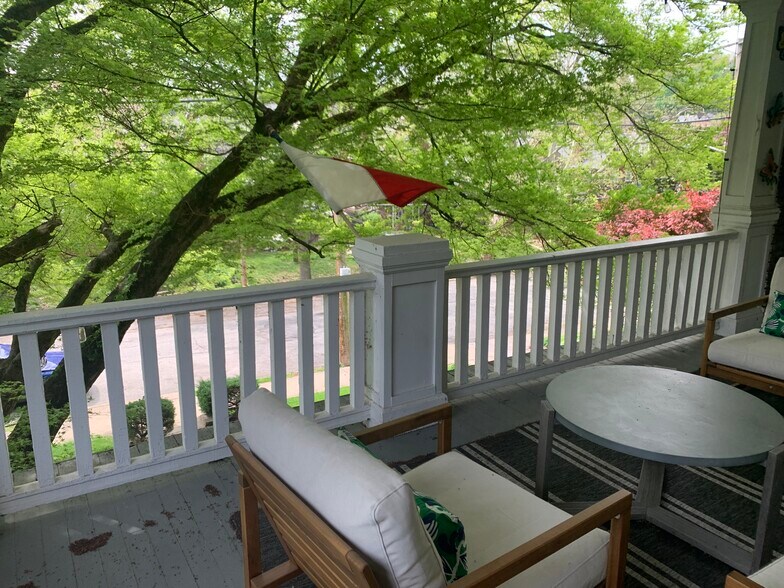 Building Photo - 5535 Wellesley Ave