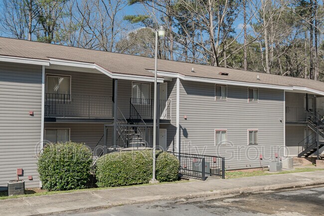 Building Photo - 1600 14th Ave E