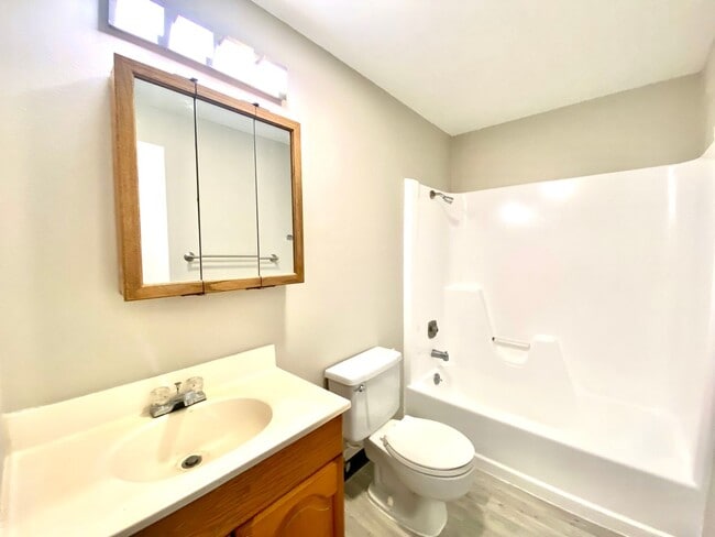 Building Photo - PL T OSTR01