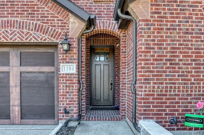 Building Photo - 1104 Knoll St