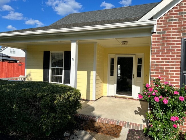 Building Photo - Beautiful 4br, 2.5 bath home in the Jack B...