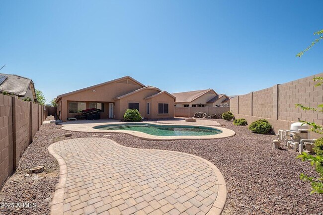 Building Photo - 25256 W Darrel Dr