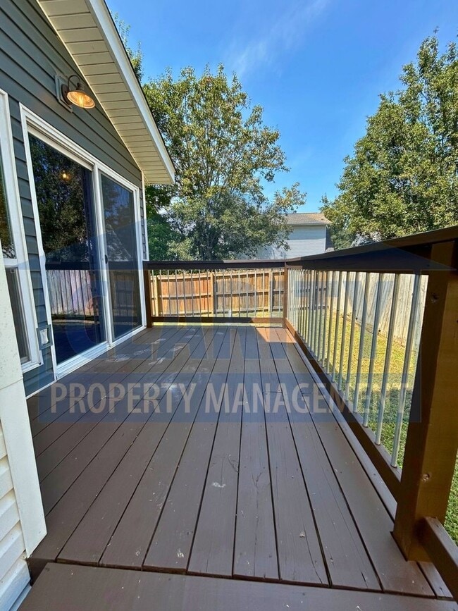 Building Photo - Three bedroom home in a quiet neighborhood!
