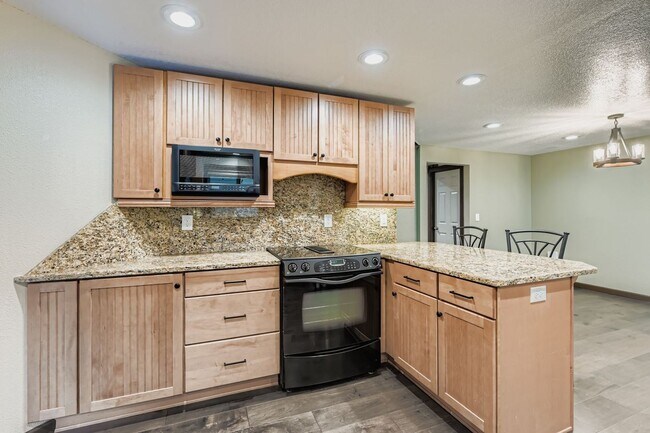Building Photo - 3BR/3BA Beaverton Home — Central A/C, Vaulted Ceilings, Fenced Yard & 2-Car Garage | No HOA