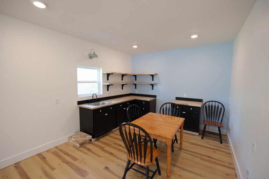 Building Photo - 60 Madison Dr