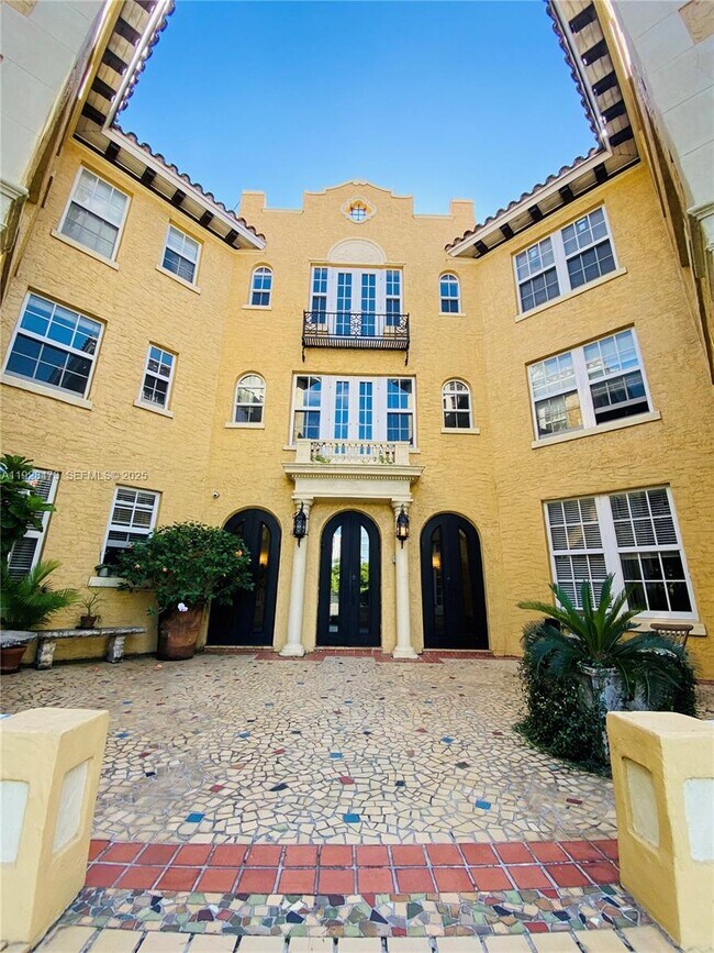 Building Photo - 3224 Biscayne Blvd