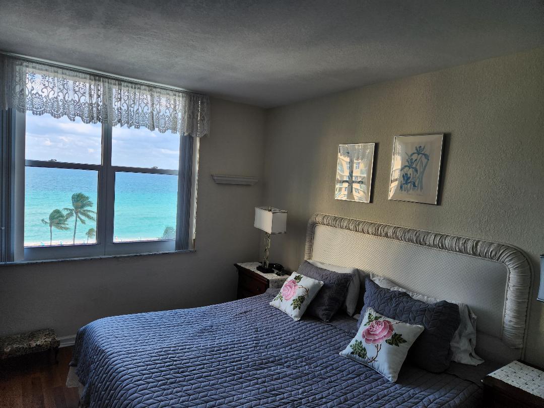 bedroom - 2501 S Ocean Dr