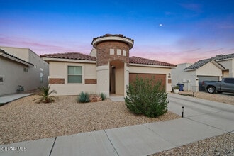 Building Photo - 4556 Marisabel Azcarate St
