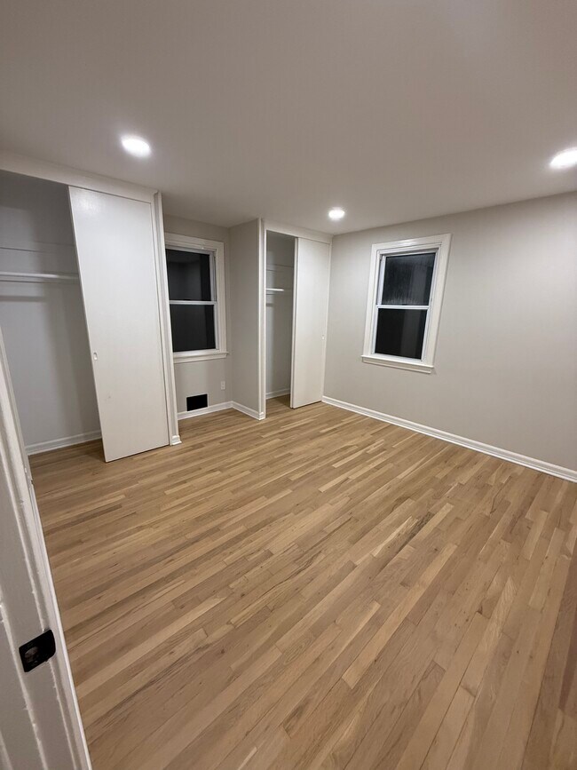 Building Photo - 9809 Montauk Ave