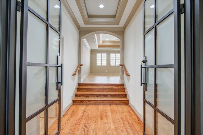 Building Photo - 5346 Val Verde St