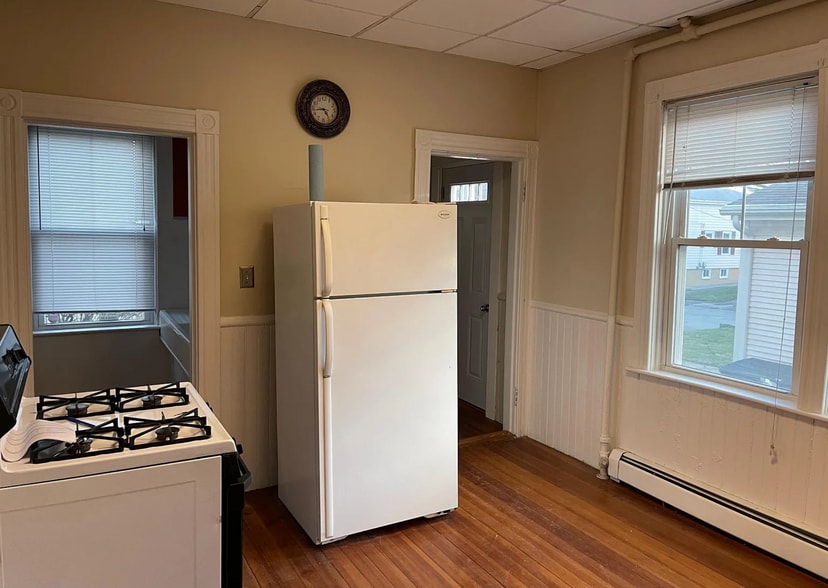 Building Photo - 464 Laurel Hill Ave