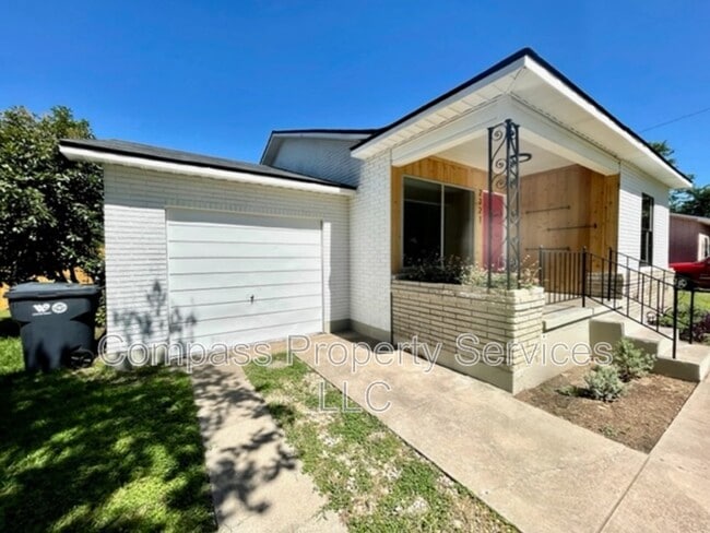 Building Photo - 2321 Glendale Dr