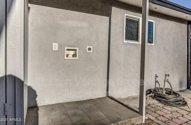 Building Photo - 15620 N Greasewood St