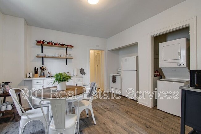 Building Photo - 1954 Manila Ave