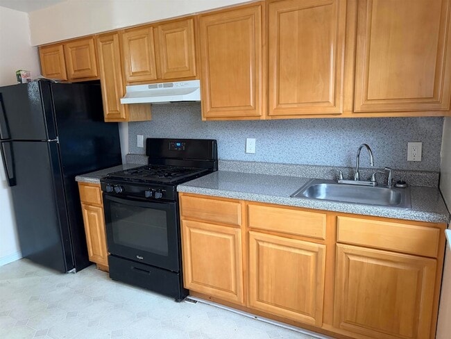 Building Photo - 3600 Charles Ct