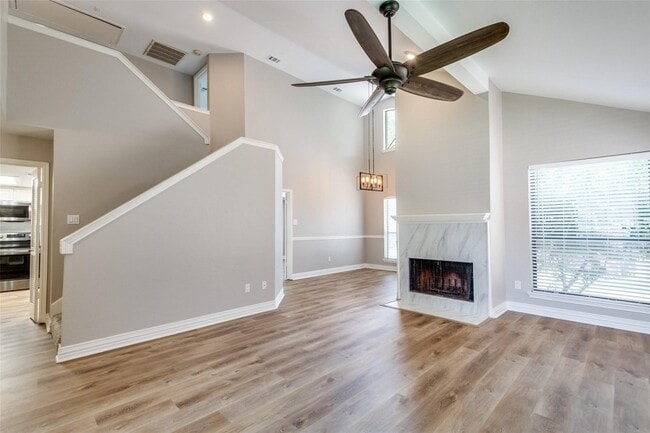 Building Photo - 3813 Beaumont Ln