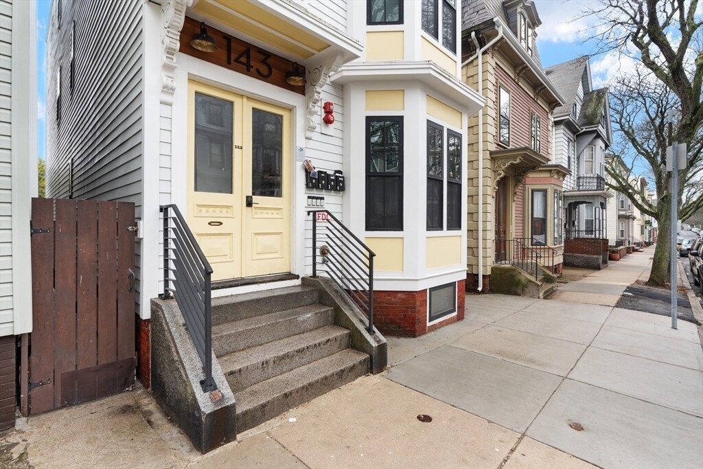 Building Photo - 143 Trenton St
