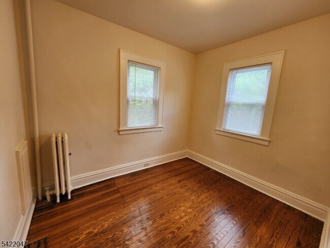 Building Photo - 17 Mountain View Pl