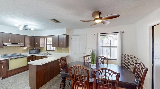 Building Photo - 502 N Beverly Ave