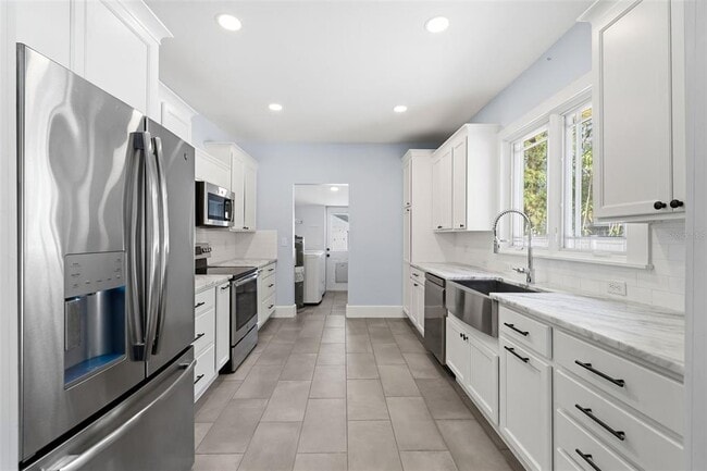 Building Photo - 313 23rd Ave N