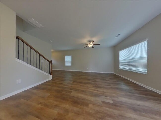 Building Photo - 2977 McKenzie Dr