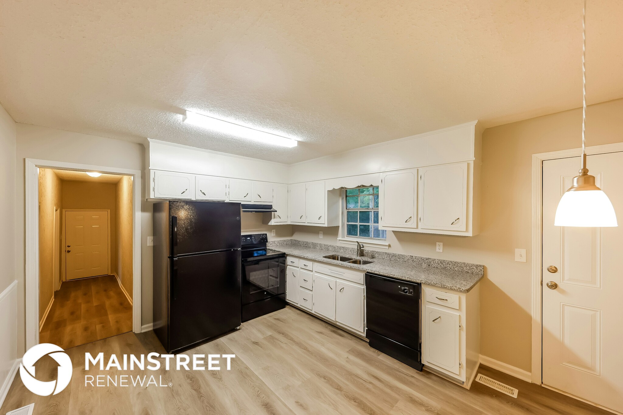 Building Photo - 3033 Carleton Rd