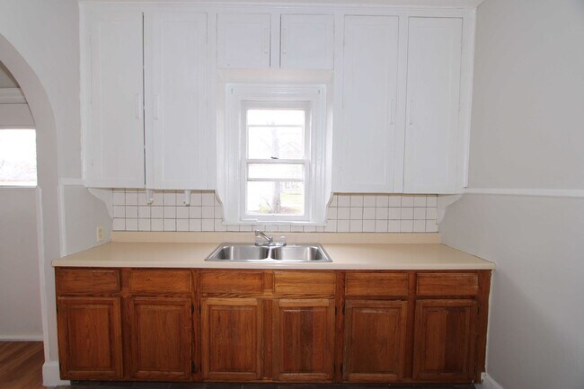 Building Photo - 202-204 Harrison Street Middletown OH 45042