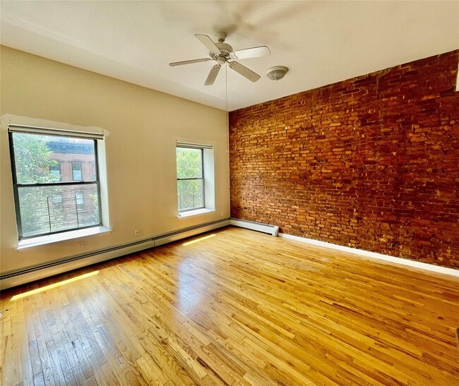 Primary Photo - 25 E 126th St
