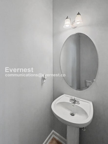 Building Photo - 8637 Thomas Rd