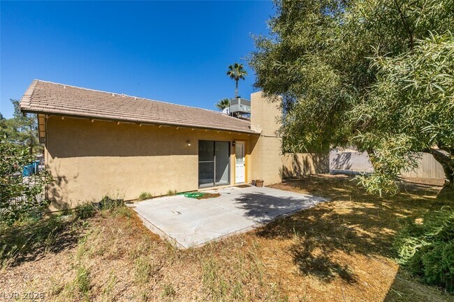 Building Photo - 3221 E Rochelle Ave