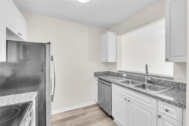 Building Photo - 900 SW 8th St