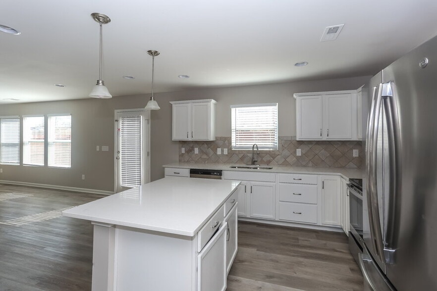 Building Photo - 6416 Brumit Ln